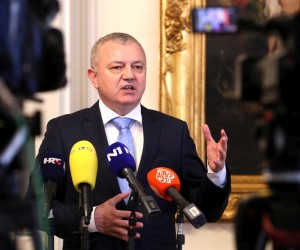 25.01.2022., Zagreb - Ministar prostornoga uredjenja, graditeljstva i drzavne imovine Darko Horvat dao je izjavu za medije nakon zavrsetka sastanka koalicije u Banskim dvorima. Photo: Luka Stanzl/PIXSELL