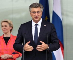 08.07.2021., Sveta Nedelja - rPredsjednik Vlade Plenkovic i predsjednica Europske komisije Ursula von der Leyen posjetili su  tvrtku Rimac Automobili d.o.o. u Svetoj Nedelji nakon cega su se obratili medijima.rPhoto: Josip Regovic/PIXSELL