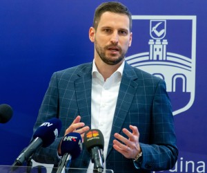 Osijek, 8.2.2022.- Gradonaèelnik Osijeka Ivan Radiæ najavio je oslobaðanje plaæanja komunalnog doprinosa za investitore koji u Osijeku grade gospodarsko-poslovne objekte. 
foto HINA/ Tomislav Prusina/ ua