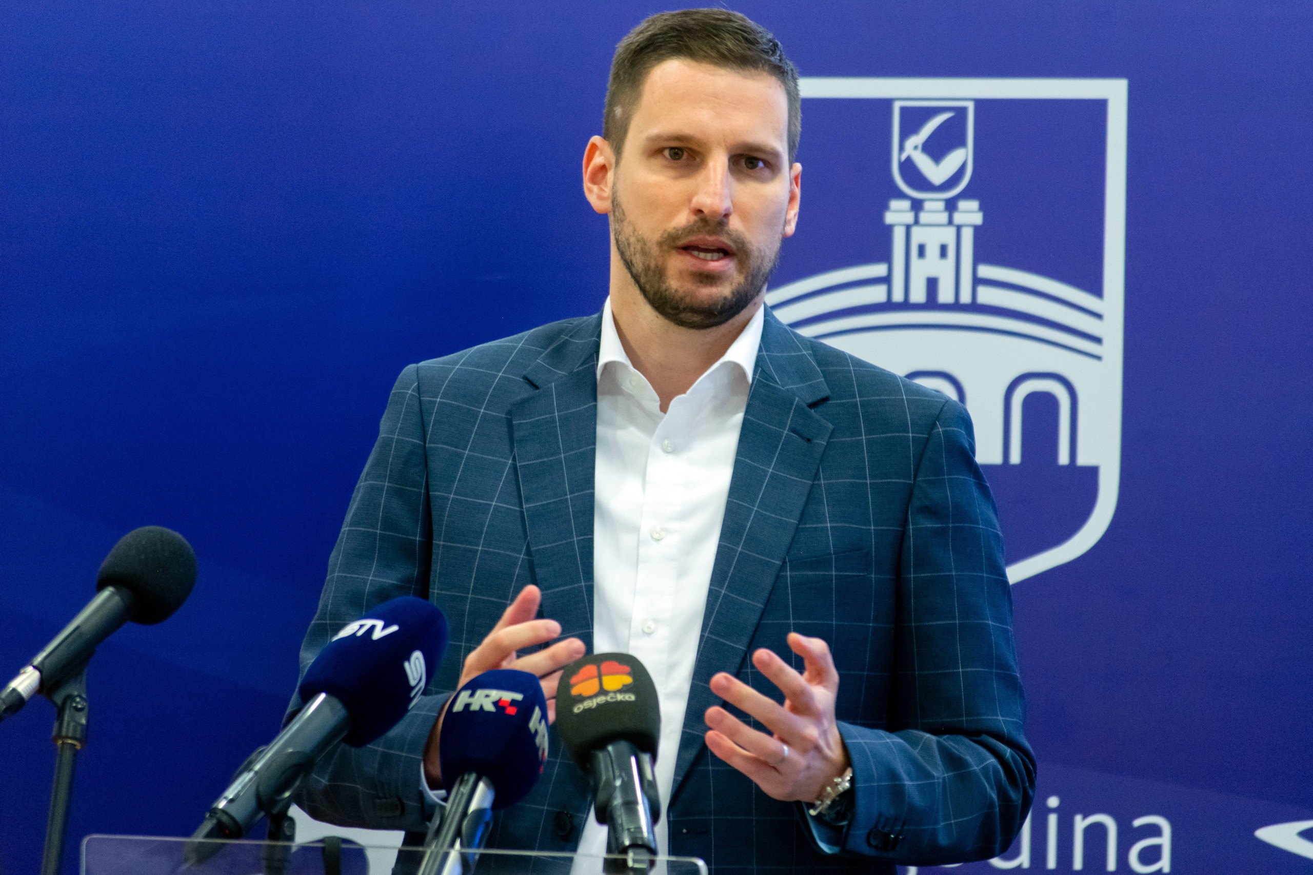 Osijek, 8.2.2022.- Gradonaèelnik Osijeka Ivan Radiæ najavio je oslobaðanje plaæanja komunalnog doprinosa za investitore koji u Osijeku grade gospodarsko-poslovne objekte. 
foto HINA/ Tomislav Prusina/ ua