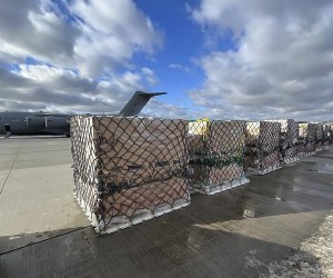 epa09741590 A handout photo provided by Staff of the Armed Forces of Ukraine press service shows British cargo aircraft unload at the Kiev's airport Boryspil, Ukraine, 09 February 2022. The regular cargos with military-technical assistance arrived from Great Britain in Ukraine on 08 and 09 February 2022. The assistance was provided to the Territorial Defense, a newly created branch of the Armed Forces to implement the agreements from on February 1 this year between the Prime Minister of the United Kingdom Boris Johnson and the Ukrainian side.  EPA/Armed Forces of Ukraine press service HANDOUT HANDOUT EDITORIAL USE ONLY/NO SALES