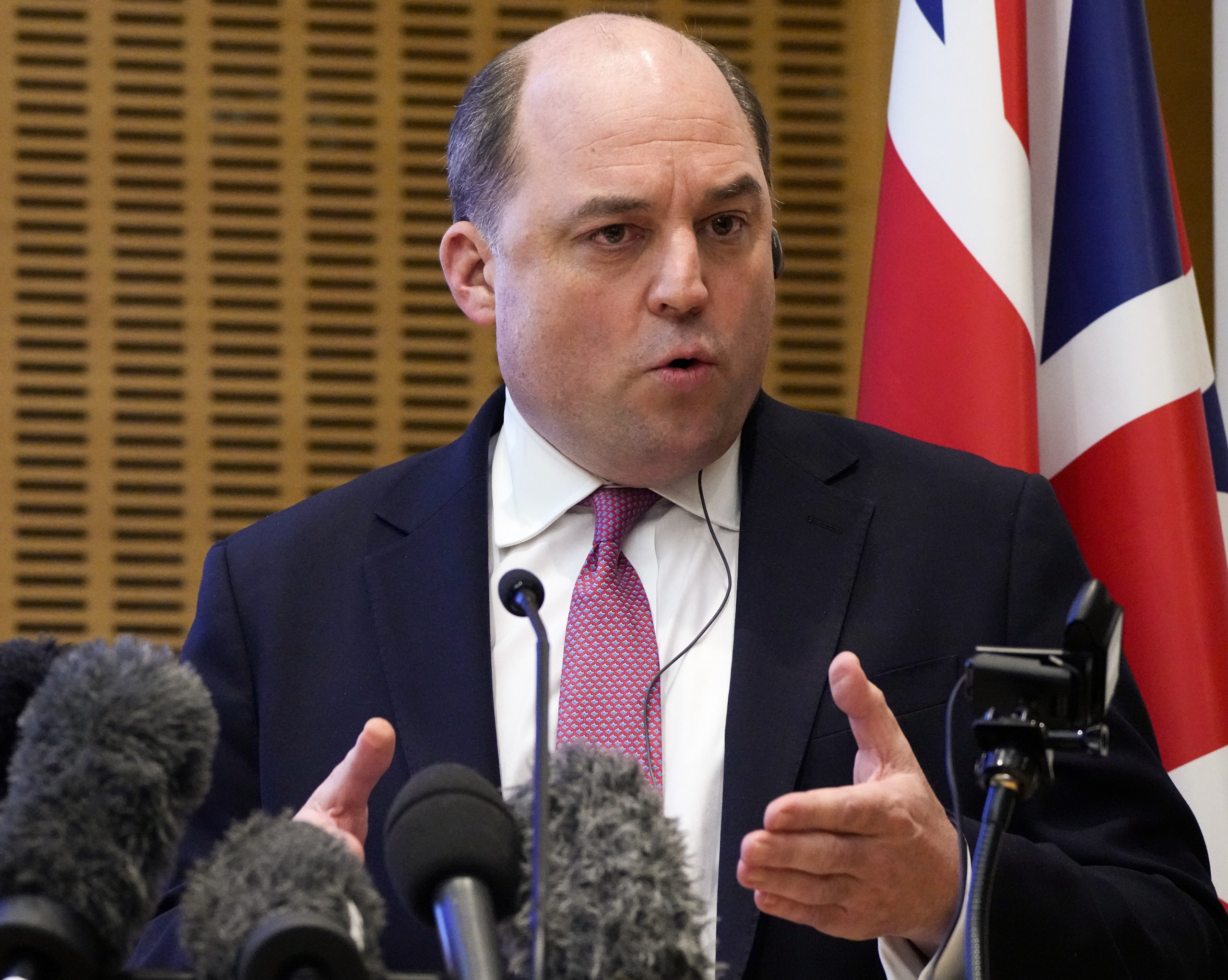 epa09747671 British Defense Secretary Ben Wallace speaks during a news conference following his meeting with Russian Defense Minister Sergei Shoigu, at the British Embassy in Moscow, Russia,11 February 2022. British Defense Secretary Ben Wallace is on a working visit to Moscow.  EPA/ALEXANDER ZEMLIANICHENKO / POOL