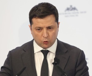 epa09772090 Ukrainian President Volodymyr Zelensky delivers a statement during the 58th Munich Security Conference (MSC)  in Munich, Germany, 19 February 2022. More than 500 high-level international decision-makers meet at the 58th Munich Security Conference in Munich during their annual meeting from 18 to 20 February 2022 to discuss global security issues.  EPA/RONALD WITTEK / POOL