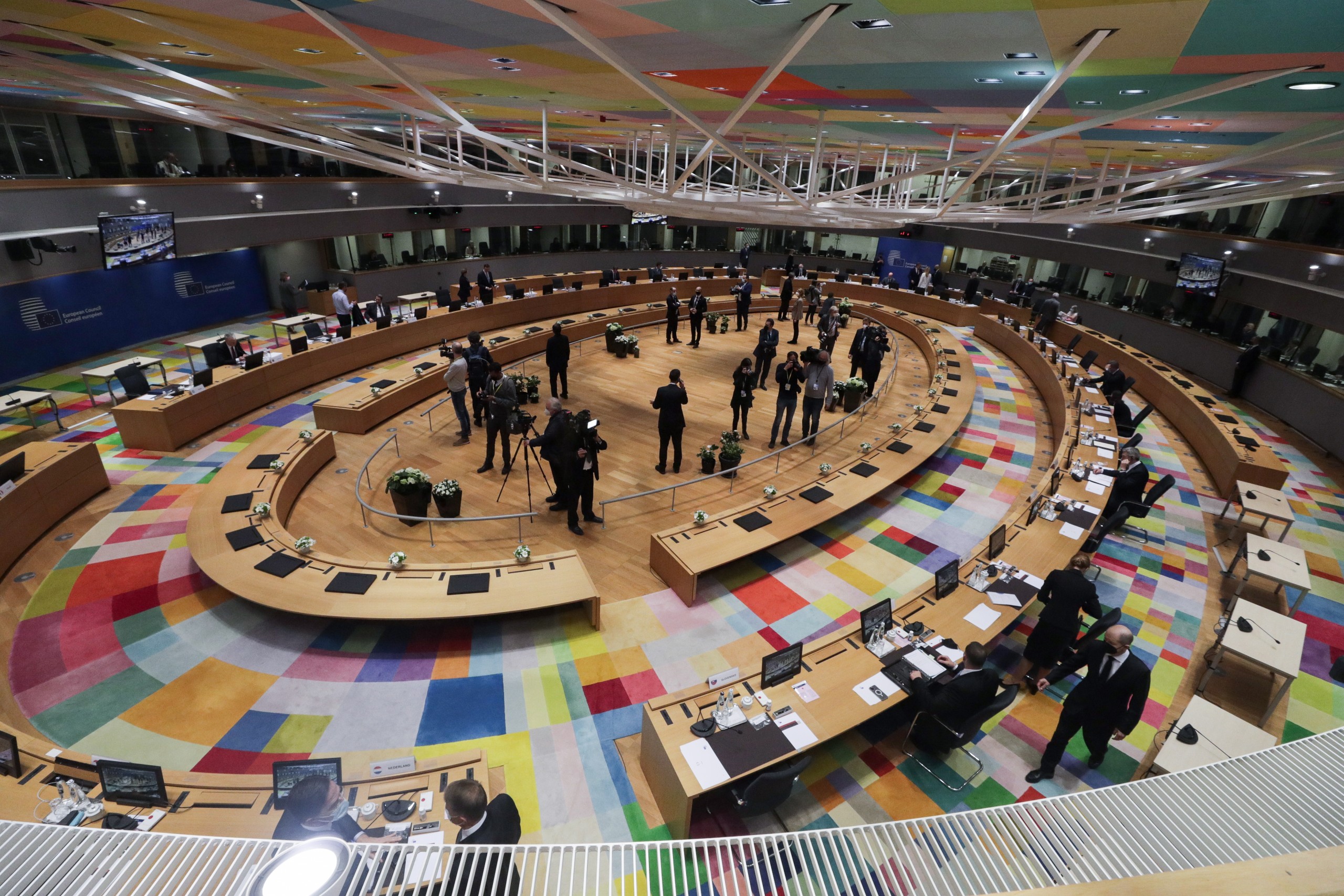 epa09782100 A general view of the meeting room ahead of a Special meeting of the European Council in light of Russia's aggression against Ukraine, in Brussels, Belgium, 24 February 2022.  President of the European Council has urgently convened a special meeting of the European Council to discuss the situation in Ukraine. Russian troops launched a major military operation on Ukraine on 24 February, after weeks of intense diplomacy and the imposition of Western sanctions on Russia aimed at preventing an armed conflict in Ukraine.  EPA/OLIVIER HOSLET / POOL
