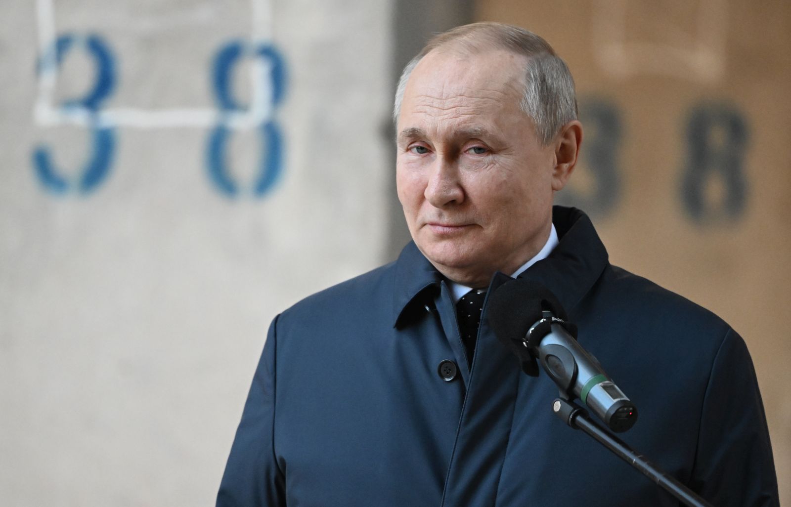 epa09789501 Russian President Vladimir Putin visits the construction site of the National Space Agency on the premises of the Khrunichev State Research and Production Space Centre, in Moscow, Russia, 27 February 2022.  EPA/SERGEI GUNEYEV/SPUTNIK/KREMLIN POOL / POOL