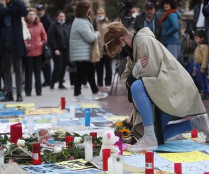 epa09792354 People take part in a demonstration against the Russian invasion of Ukraine held in Barcelona, Spain, 28 February 2022. Russian troops launched a major military operation on Ukraine on 24 February, after weeks of intense diplomacy and the imposition of Western sanctions on Russia aimed at preventing an armed conflict in Ukraine. Martial law was introduced in Ukraine, with explosions heard in many cities, including Kiev.  EPA/Marta Perez