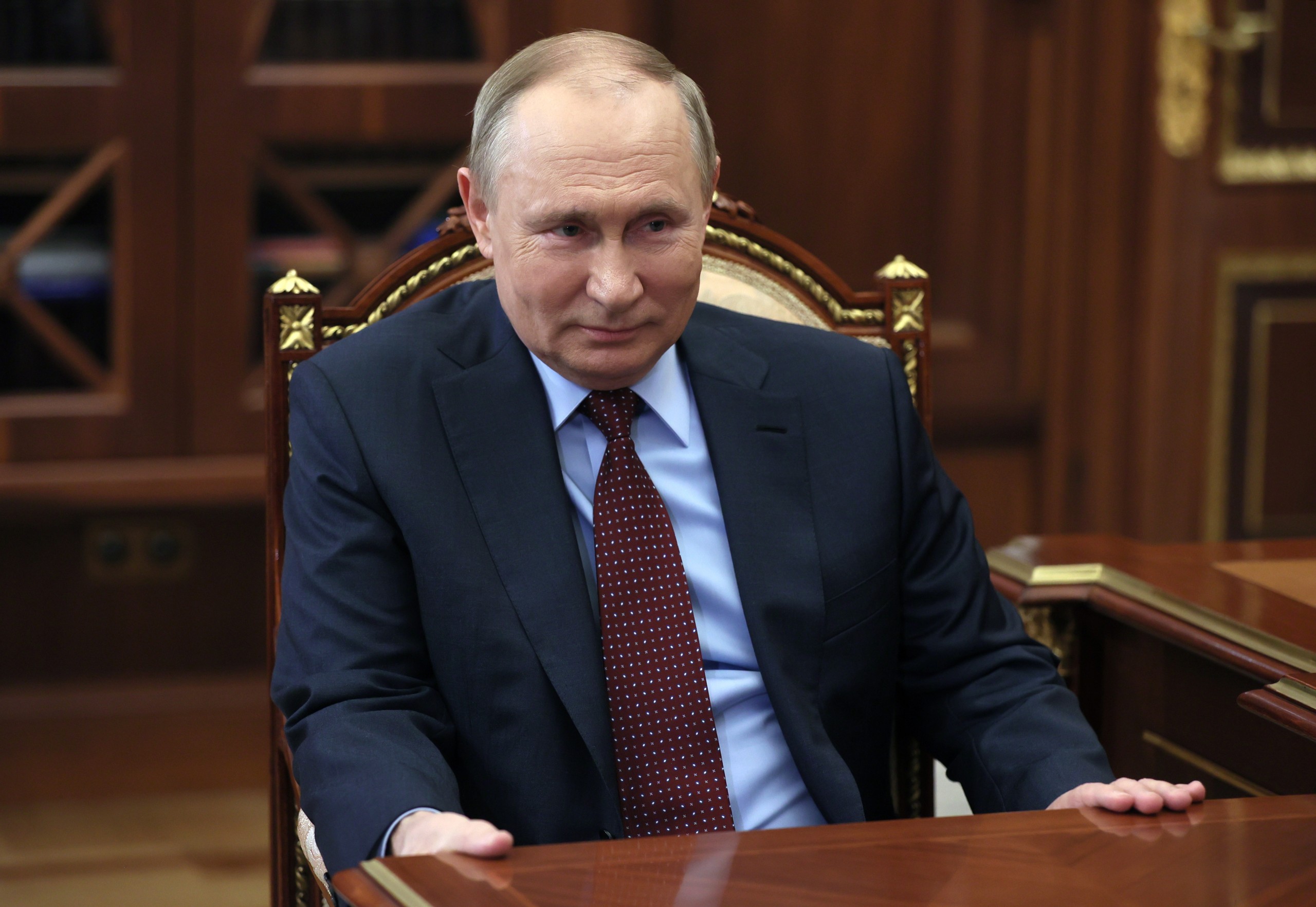 epa09797020 Russian President Vladimir Putin attends a meeting with the head of the Russian Union of Industrialists and Entrepreneurs (RSPP) Alexander Shokhin (not pictured) in the Kremlin in Moscow, Russia, 02 March 2022.  EPA/MIKHAIL KLIMENTYEV / KREMLIN POOL / SPUTNIK MANDATORY CREDIT