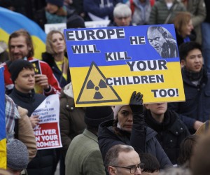 epa09803723 Ukrainians living in Britain hold a protest against Russia's war against Ukraine, at Trafalgar Square in London, Britain, 05 March 2022. Russian troops entered Ukraine on 24 February prompting the country's president to declare martial law and triggering a series of announcements by Western countries to impose severe economic sanctions on Russia.  EPA/MARK THOMAS