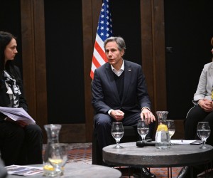 epa09804401 US Secretary of State Antony Blinken (C) during a meeting with representatives of organizations helping refugees from Ukraine in Rzeszow, Poland, 05 March 2022. The US Secretary of State is visiting Europe.  EPA/DAREK DELMANOWICZ POLAND OUT