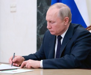 epa09816775 Russian President Vladimir Putin chairs a meeting with permanent members of the Russsia's Security Council via teleconference call at the Kremlin in Moscow, Russia, 11 March 2022.  EPA/MIKHAIL KLIMENTYEV / SPUTNIK / KREMLIN POOL MANDATORY CREDIT