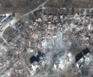 epa09859621 A handout satellite image made available by Maxar Technologies shows apartment buildings and homes destroyed in east Mariupol, Ukraine, 29 March 2022.  EPA/MAXAR TECHNOLOGIES HANDOUT -- MANDATORY CREDIT: SATELLITE IMAGE 2022 MAXAR TECHNOLOGIES -- THE WATERMARK MAY NOT BE REMOVED/CROPPED -- HANDOUT EDITORIAL USE ONLY/NO SALES