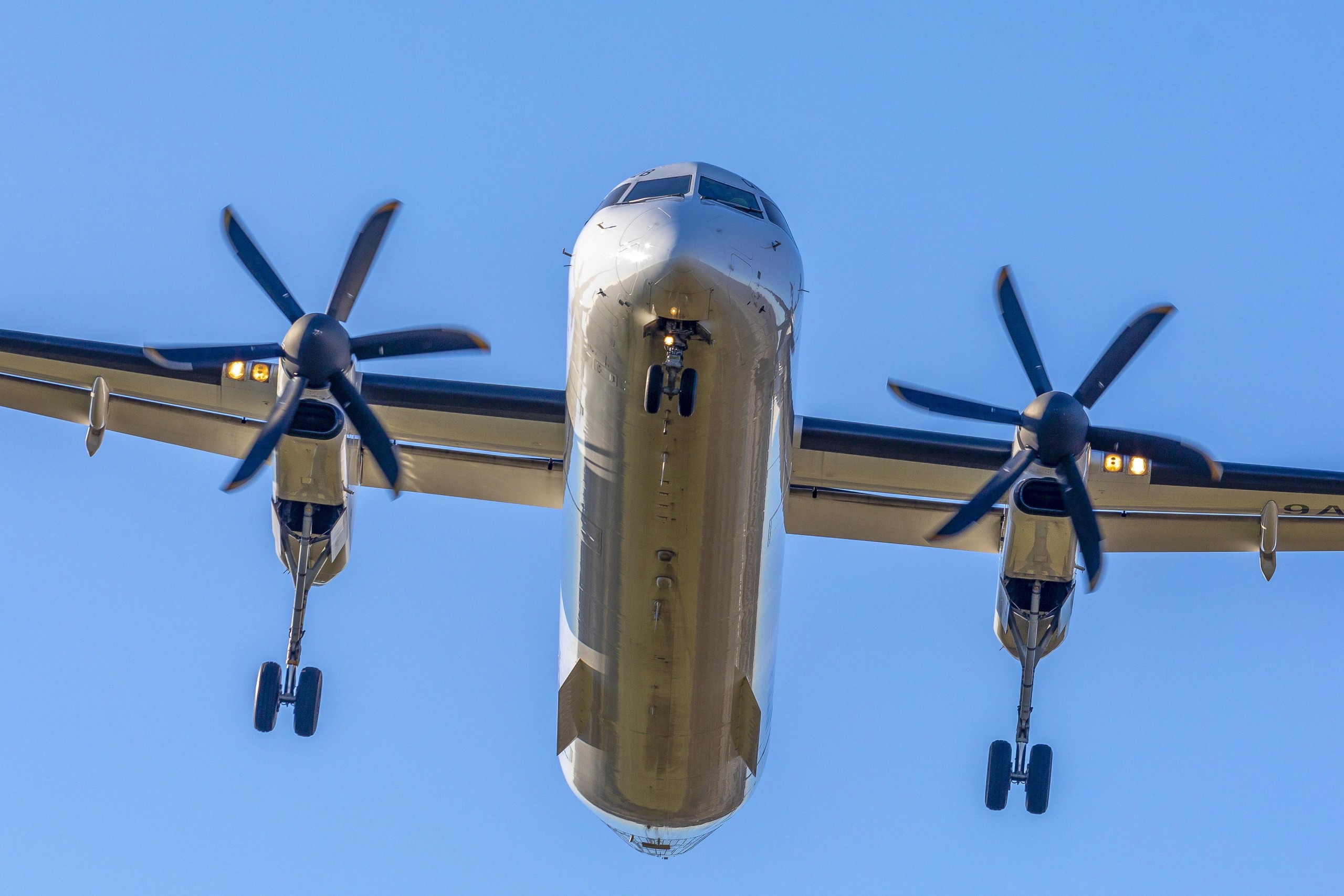 01.02.2022., Pula - Avion Croatia airlinesa slijece u pulsku zracnu luku. Photo: Srecko Niketic/PIXSELL