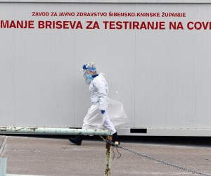 01.03.2022., Sibenik - Svakoga dana sve je manje oboljelih od koronavirusa pa je i pritisak na punktovima testiranja puno manji a redova skoro vise pa i da nema.
 Photo: Hrvoje Jelavic/PIXSELL