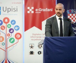 01.03.2022., Zagreb, hotel International - Konferencija projekta "Informatizacija procesa i uspostava cjelovite elektronicke usluge upisa u odgojne i obrazovne ustanove“. Konferenciju je organizirao Sredisnji drzavni ured za razvoj digitalnog drustva radi predstavljanja nove platforme na portalu e-Gradjani. Ravnatelj CARNET-a Hrvoje Puljiz. Photo: Igor Kralj/PIXSELL