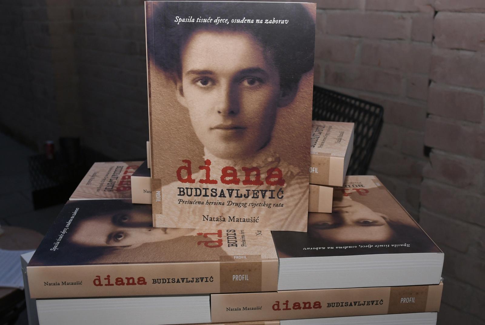 02.10.2020., Sisak - U Holandskoj kuci odrzana je promocija knjige ”Diana Budisavljevic – presucena heroina Drugog svjetskog rata” autorice Natase Matausic. Knjigu je predstavila autorica Natasa Matausic, Milan Radanovic (Arhiv Srba u Hrvatskoj) i Aneta Vladimirov (Srpsko narodno vijece).rPhoto: Nikola Cutuk/PIXSELL