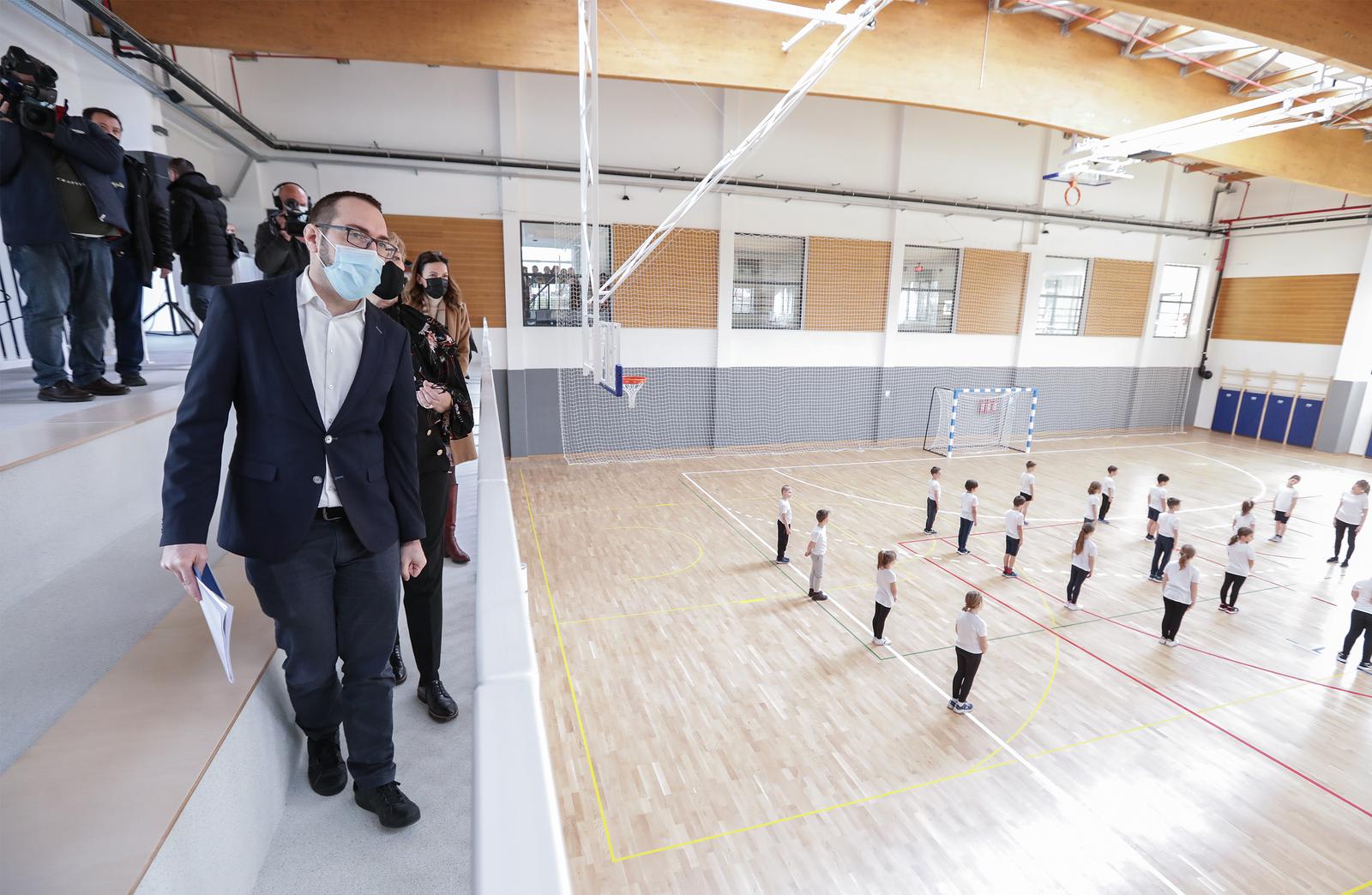 08.03.2022.,Zagreb, gradonacelnik Tomislav Tomasevic otvorio dogradjenu trodijelnu sportsku dvoranu Osnovne skole Dragutina Domjanica u  zagrebackom naselju Gajnice Nakon otvorenja dvorane odrzao i redovnu konferenciju za medije.  Photo: Robert Anic/PIXSELL