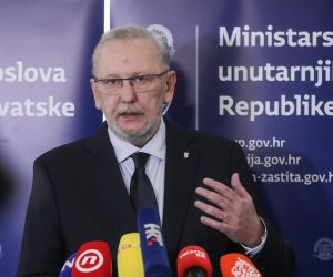 10.03.2022.,Zagreb, izjava za medije potpredsjednika Vlade i ministar unutarnjih poslova dr. sc. Davor Bozinovia nakon sastanka Medjuresorne radne skupine za provedbu aktivnosti prihvata i zbrinjavanja izbjeglog stanovnistva iz Ukrajine.  Photo: Robert Anic/PIXSELL