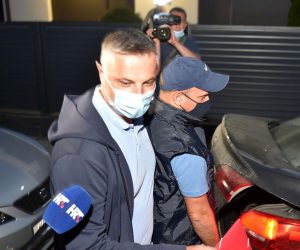 10.09.2021., Cakovec - Nakon sto je Kovacu skinut imunitet, dobiveno je odobrenje za pokretanje kaznenog postupka i pretres njegovog doma koji je policija obavila danas . Po zavrsetku pretresa njegove obiteljske kuce, Kovac je  uhicen.rPhoto: Mario Narandja/PIXSELL