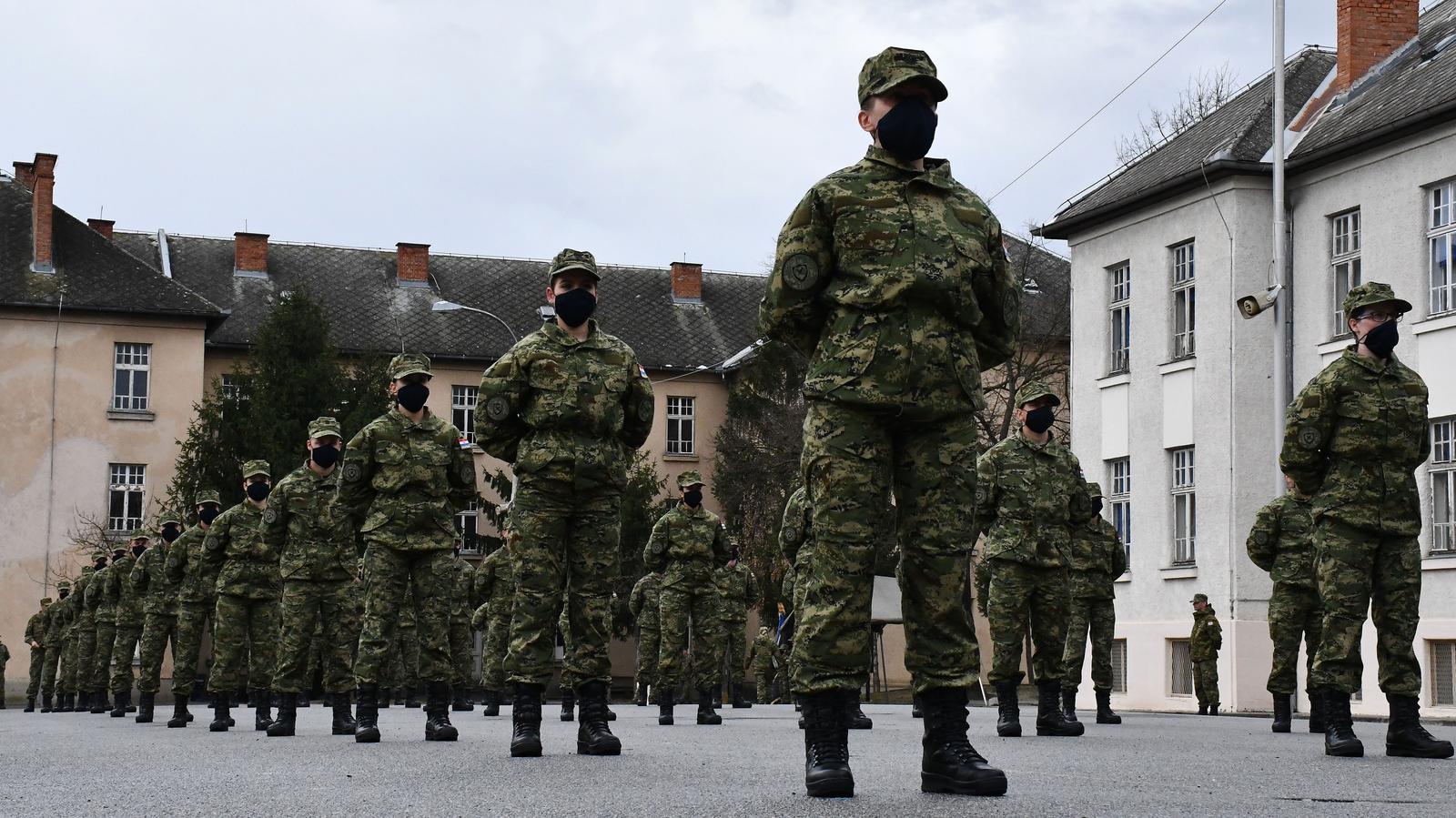 12.03.2021.,Pozega - Svecana prisega 29. narastaja rocnika na dragovoljnom vojnom osposobljavanju kojoj je nazocio i predsjednik RH Zoran Milanovic odrzana je se u vojarni "123. brigade HV"r"nPhoto: Ivica Galovic/PIXSELL