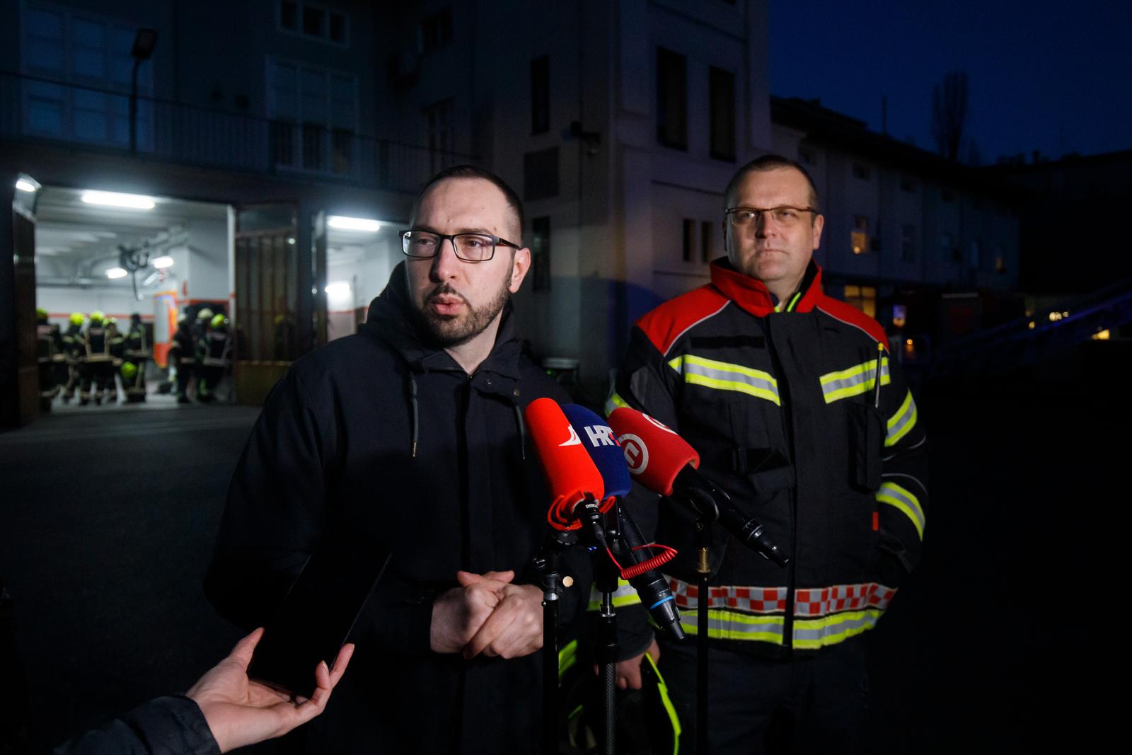 12.03.2022., Zagreb - Gradonacelnik Grada Zagreba Tomislav Tomasevic pridruzio  se akciji podrske i solidarnosti s Ukrajinom.  U to vrijeme diljem Europe odrzani su skupovi u znak podrske Ukrajini, a u sklopu inicijative Eurocities. Ovoj inicijativi pridruzio se i Grad Zagreb kao i Vatrogasna postrojba Zagreb koja je mirovnom instalacijom pruzila podrsku projektu ali i ukrajinskim kolegama vatrogascima. Sinisa Jembrih, Tomislav Tomasevic.  Photo: Davor Puklavec/PIXSELL