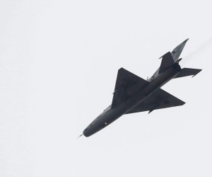 15.03.2022., Zagreb - Dva borbena zrakoplova Rafale preletjela su Zagreb, a tri MiG-a Hrvatskog ratnog zrakoplovstva presrela su ih te otpratila do zracne luke Franjo Tudjman u sklopu zajednickih vojnih vjezbi Hrvatske i Francuske. Photo: Luka Stanzl/PIXSELL