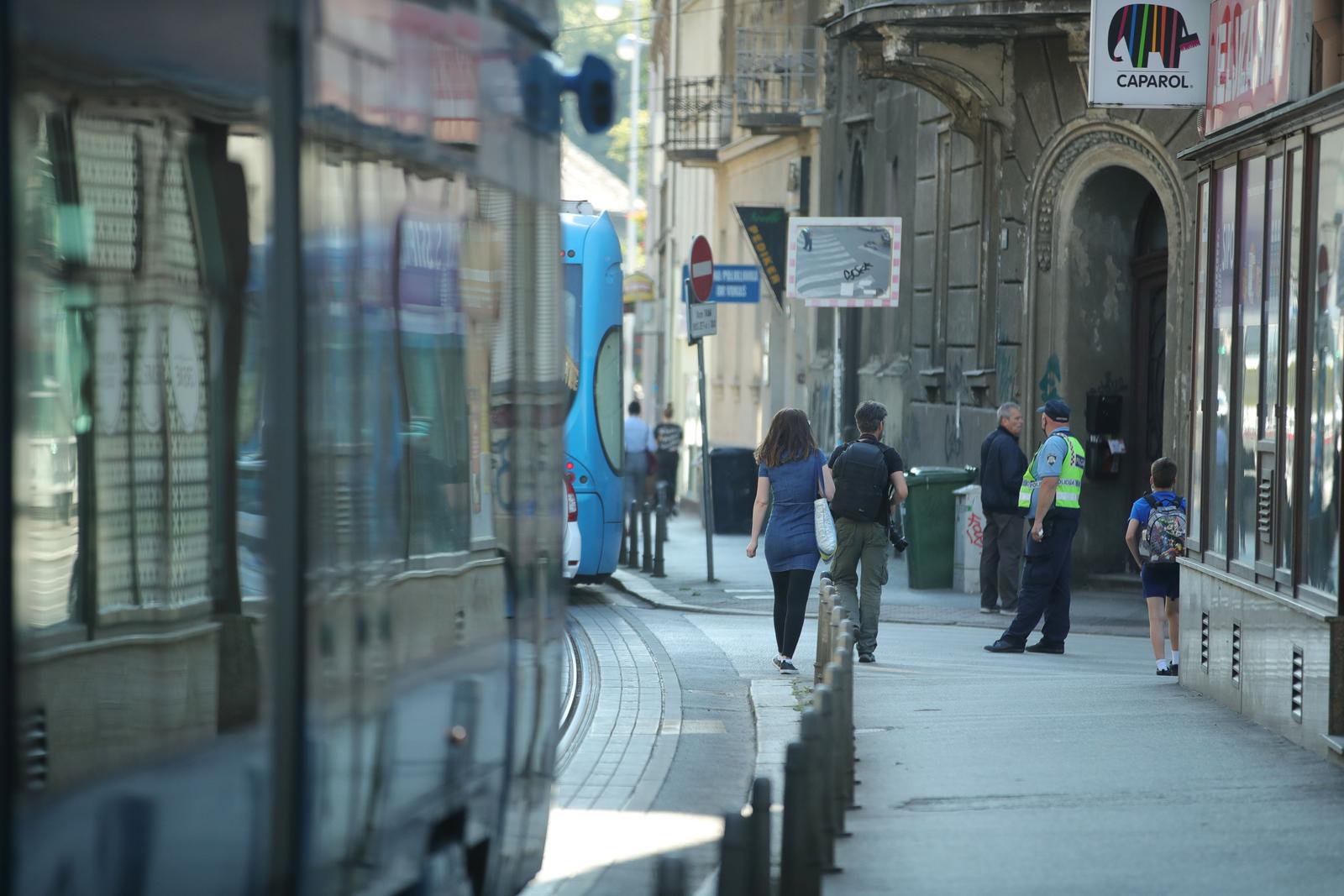 15.06.2021.,Zagreb - Jutros je u Zagrebu u sest sati i 27 minuta doslo do zastoja tramvajskoj prometa. Na podrucju Ilica-Caniceva u smjeru istoka do zastoja je doslo zbog sudara osobnog automobila i tramvaja.rrPhoto: Sanjin Strukic/PIXSELL