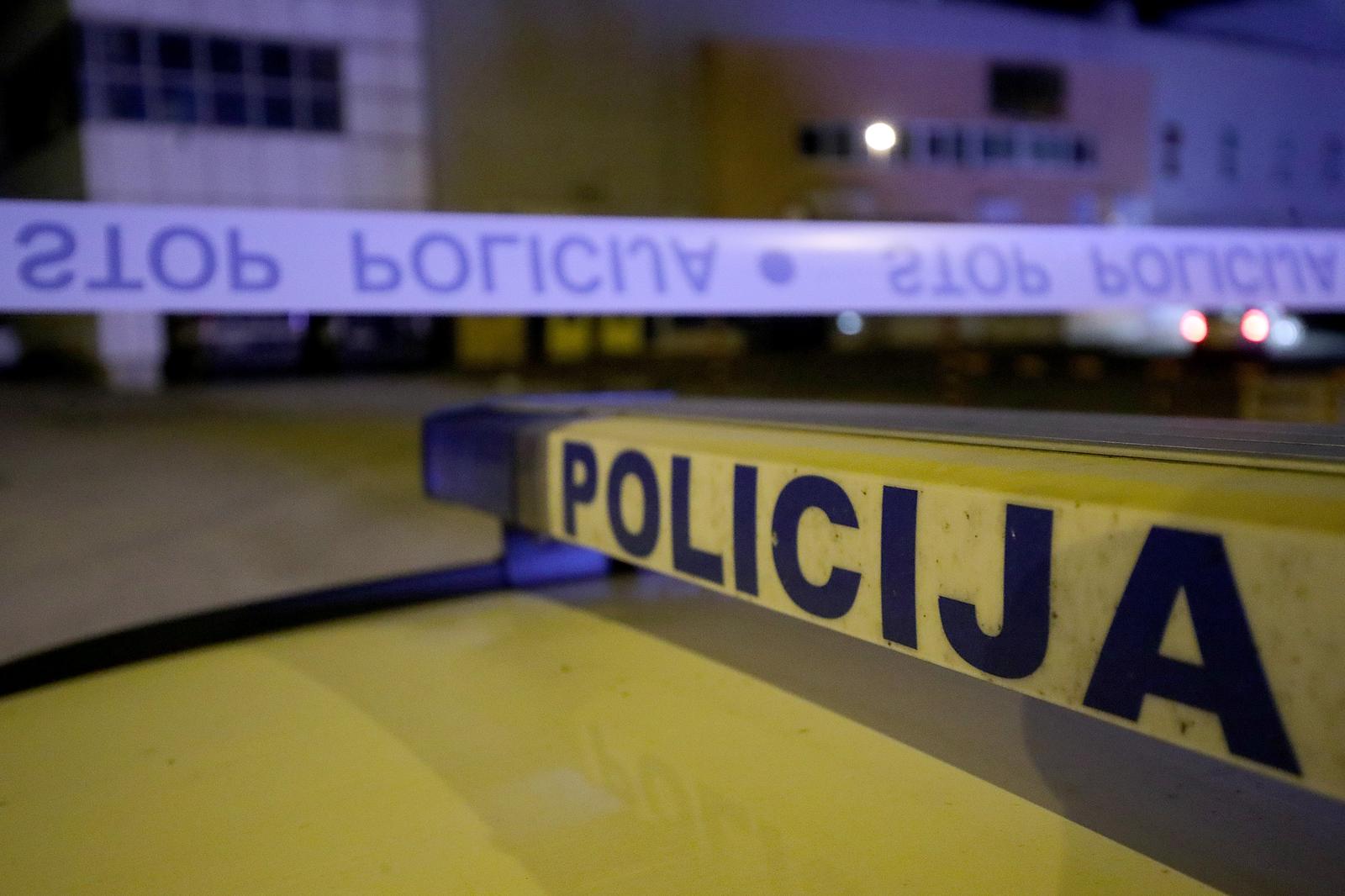 18.9.2021., Zagreb - Jedan covjek ranjen je u pucnjavi u Sesvetama u Ulici Ljudevita Posavskog na kucnom broju 3 oko 16.40. Privedeno je petero ljudi. Tezina ozljeda nije jos poznata, a policijski ocevid je u tijeku. rPhoto: Goran Stanzl/PIXSELL