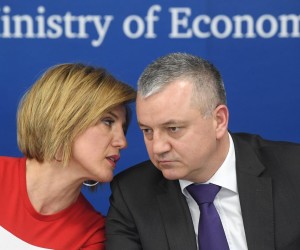 Zagreb: Dodjela ugovora za poduzeća koja će primiti 20-50 tisuća kuna bespovratnih sredstava 17.12.2018., Zagreb - U Ministarstvu gospodarstva odrzala se svecana dodjela ugovora za poduzeca koja su primila 20.000 do 50.000 kuna bespovratnih sredstava u okviru programa Ocuvanje i razvoj tradicijskih i umjetnickih obrta. Ana Mandac, Darko HorvatrPhoto: Marko Lukunic/PIXSELL