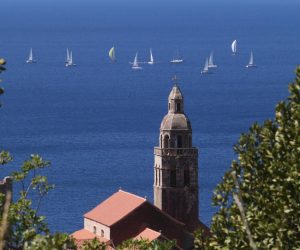 19.08.2020., Komiza - Komiza je zbog svojeg polozaja omiljeno odrediste nauticara. Photo: Ivo Cagalj/PIXSELL