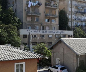 20.07.2020., Rijeka - Na stambenoj zgradi na Setalistu 13 divizije stoji grafit "Kad narastem bit cu uhljeb". IlustracijarPhoto: Goran Kovacic/PIXSELL