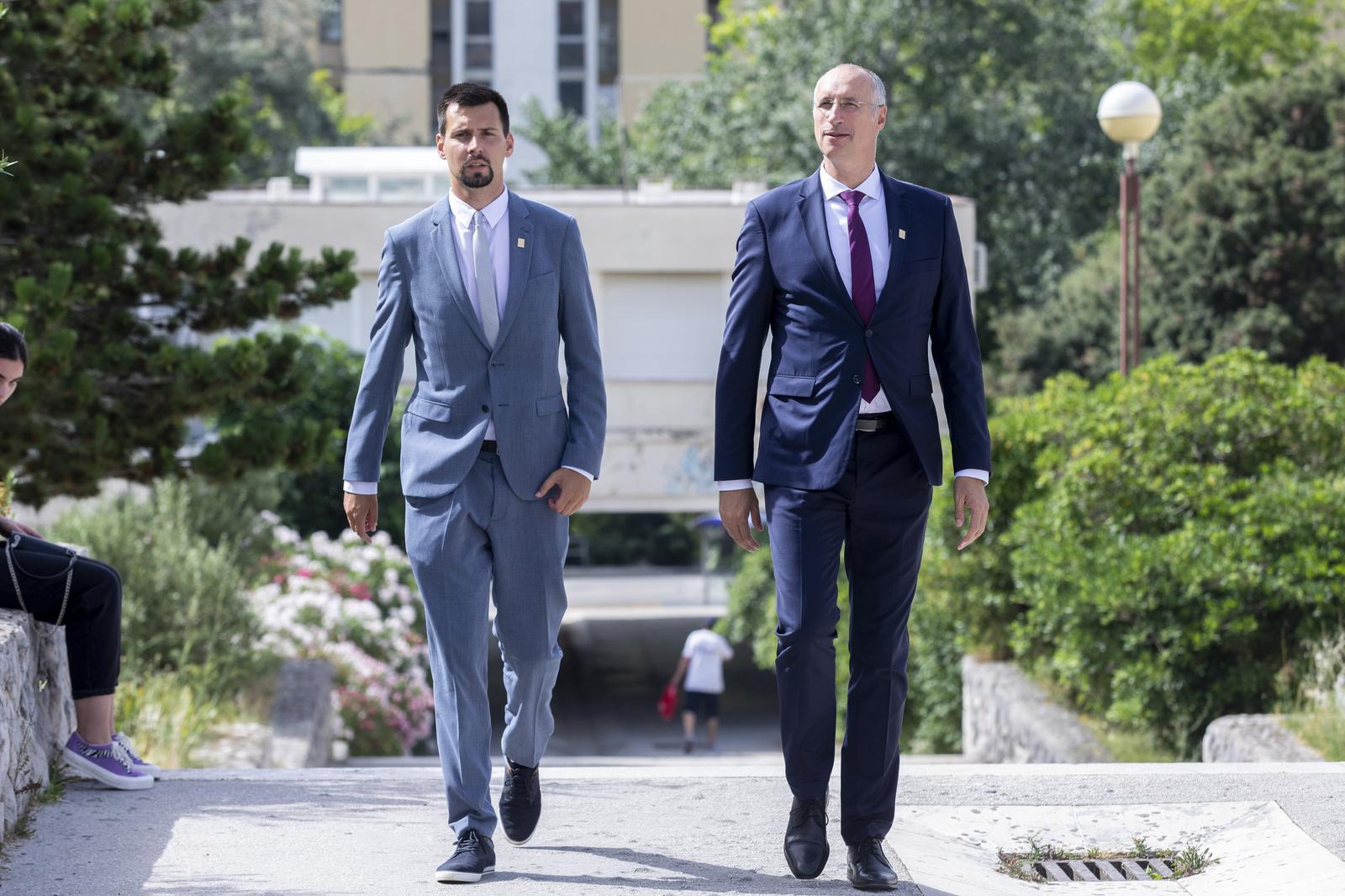 21.06.2021., Split - Odrzana je prva konstituirajuca sjednica Gradskog vijeca Grada Splita.rBojan Ivosevic, Ivica PuljakrPhoto: Miroslav Lelas/PIXSELL