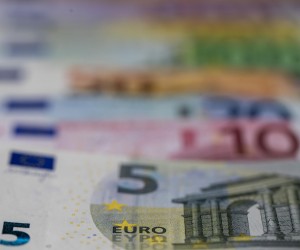 21.01.2022., Zagreb - Od 1. sijecnja 2023. godine, prema planu Vlade, platezno sredstvo u Hrvatskoj postat ce euro, a Hrvatska ce postati 20. clanica eurozone. Kuna ce time, nakon 28 godina koristenja, otici u povijest, dok ce hrvatski gradjani i sluzbeno postati korisnici eura. Ilustracija prelaska kune na euro. Photo: Igor Kralj/PIXSELL