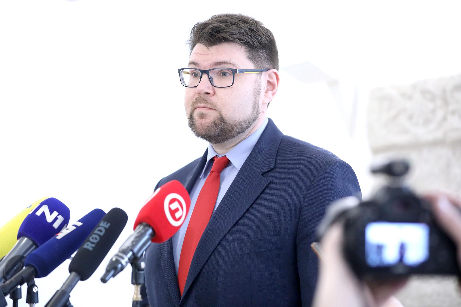 23.03.2022., Zagreb - Na konferenciji za medije odrzanoj u Saboru saborski zastupnik i predsjednik SDP-a Pedja Grbin komentirao je aktualne dogadjaje. Photo: Patrik Macek/PIXSELL