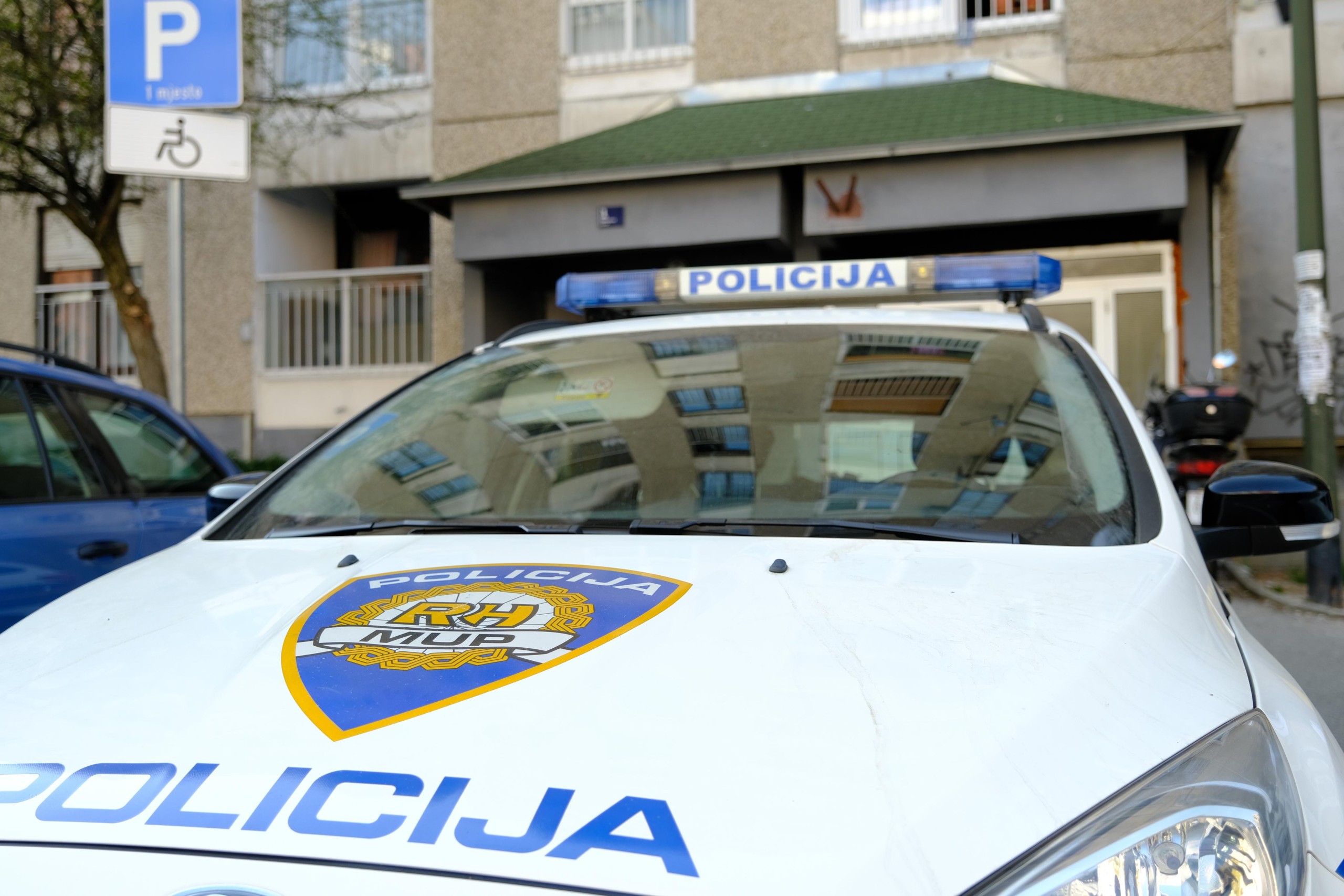 26.03.2022., Zagreb - U zgradi u Stefancicevoj u naselju Vrbani nadeno je mrtvo tijelo zene. Policija sumnja na ubojstvo. Photo: Slaven Branislav Babic/PIXSELL