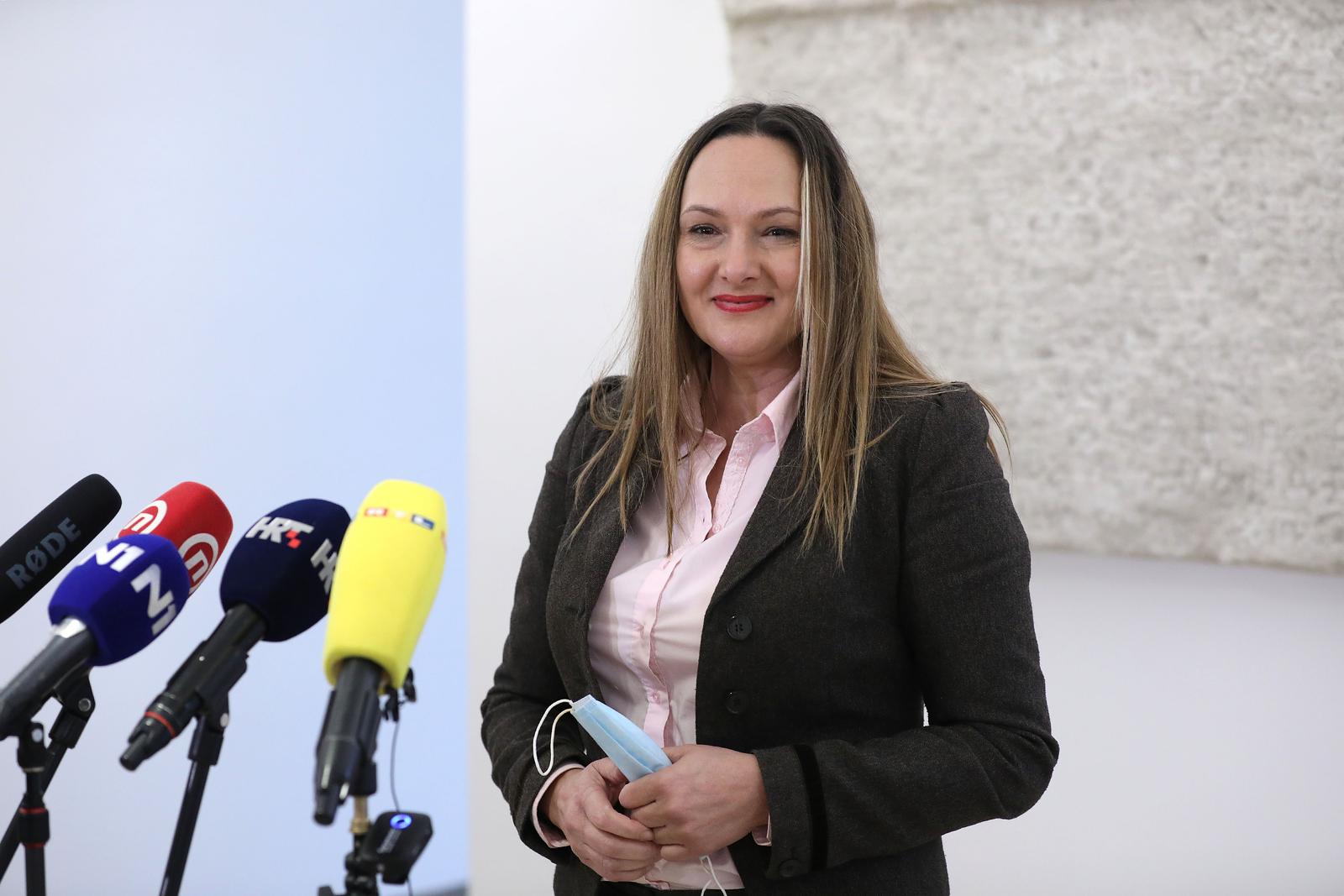 28.10.2021., Zagreb - Na konferenciji za medije odrzanoj u Saboru zastupnica Domovinskog pokreta Ruzica Vukovac govorila je o temi "Zakon o poljoprivrednom zemljistu". Photo: Patrik Macek/PIXSELL