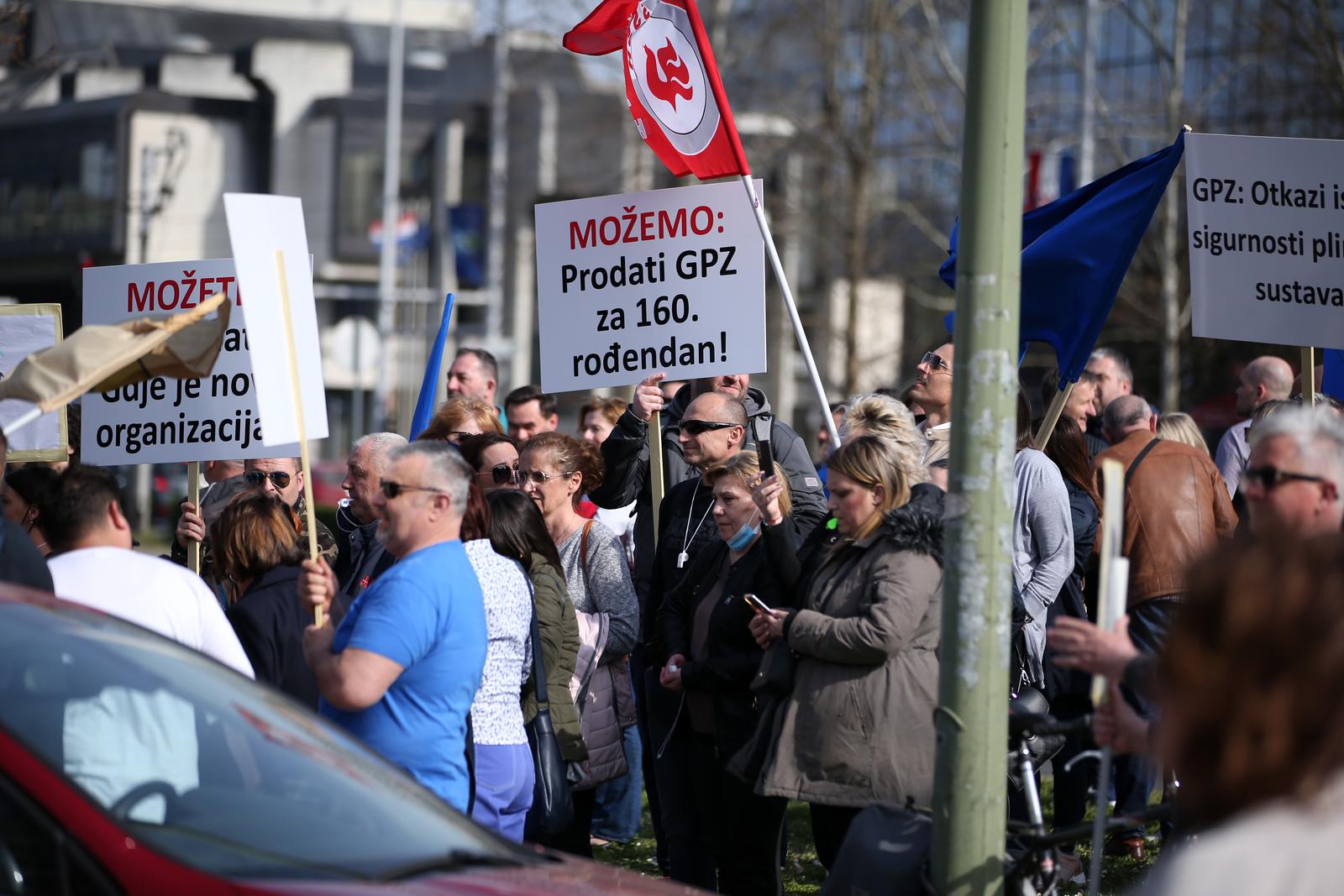 29.03.2022., Zagreb - Prosvjed zaposlenika Zagrebackog holdinga zbog otkaza.  Photo: Matija Habljak/PIXSELL