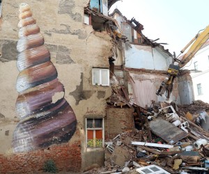 19.03.2022. Zagreb -  Pocelo je rusenje zgrade  na uglu Djordiceve  i Petrinjske, simbol zagrebackog potresa. Petrinjska ulica, na dijelu od Boskoviceve do Djordiceve zatvorena je za sav promet do nedjelje u 20 sati.  Photo: Emica Elvedji/PIXSELL