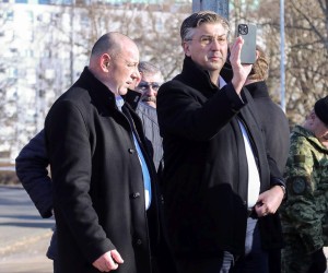 12.03.2022., Zagreb - Premijer Andrej Plenkovic i  nadlezni clanovi Vlade obisli su mjesto pada besposadne letjelice, gdje je zapocelo iskopavanje. Andrej Plenkovic, Tomo Medved Photo: Zeljko Hladika/PIXSELL