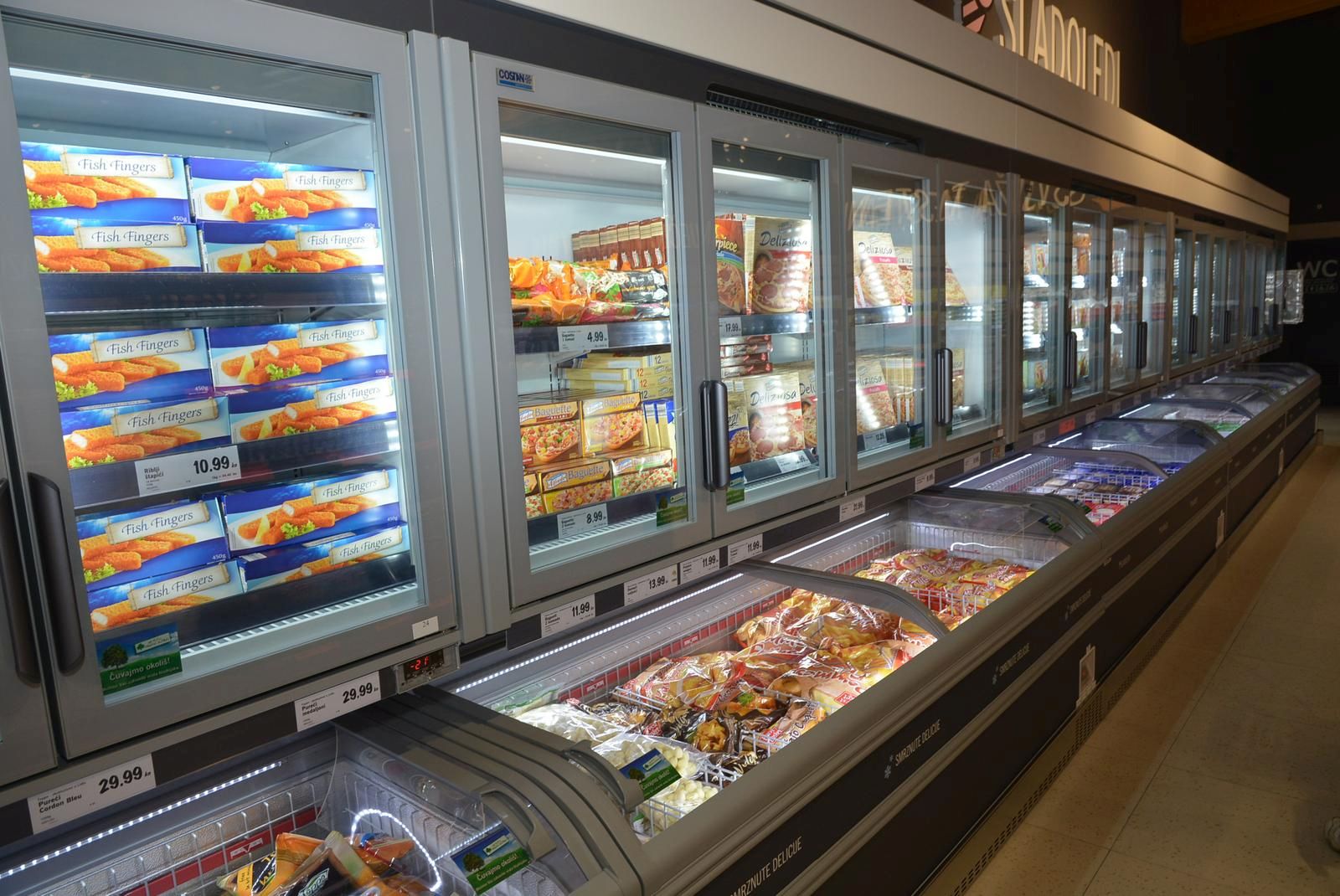 03.10.2016., Bjelovar - Trgovina Lidl na Slavonskoj cesti osvanula je u novom ruhu. Radovi na kompletnoj rekonstrukciji stare trgovine, zapoceti prije vise od pola godine su zavrseni, a danas je nova trgovina otvorila svoja vrata za kupce. Photo: Damir Spehar/PIXSELL
