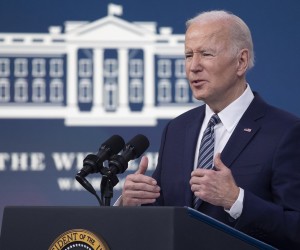 epa09862578 US President Joe Biden delivers remarks on gas prices in the Eisenhower Executive Office Building on the White House complex in Washington, DC, USA, 31 March 2022. Biden announced a historic oil reserve release, up to 180 million barrels. Biden cited the Russian President and the Russian invasion of Ukraine as a cause for rising oil prices.  EPA/MICHAEL REYNOLDS / POOL