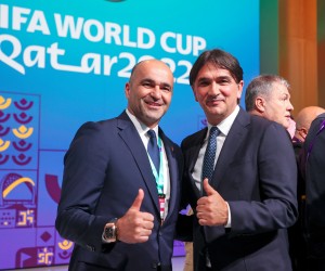 Doha, 01.04.2022 - Hrvatska nogometna reprezentacija igrat će u F skupini Svjetskoga prvenstva 2022 u Kataru zajedno sa selekcijama Belgije, Maroka i Kanade, odlučio je u petak ždrijeb u Dohi. Na slici hrvatski izbornik Zlatko Dalić i izbornik Belgije Roberto Martinez.
foto HINA/ Damir SENČAR/ ds