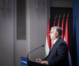epa09873617 A handout photo made available by the Hungarian PM's Press Office shows Hungarian Prime Minister Viktor Orban holding a press conference at the PM's office in the Castle of Buda in Budapest, Hungary, 06 April 2022, three days after winning the general elections.  EPA/Zoltan Fischer HANDOUT HANDOUT - EDITORIAL USE ONLY - NO SALES HANDOUT EDITORIAL USE ONLY/NO SALES