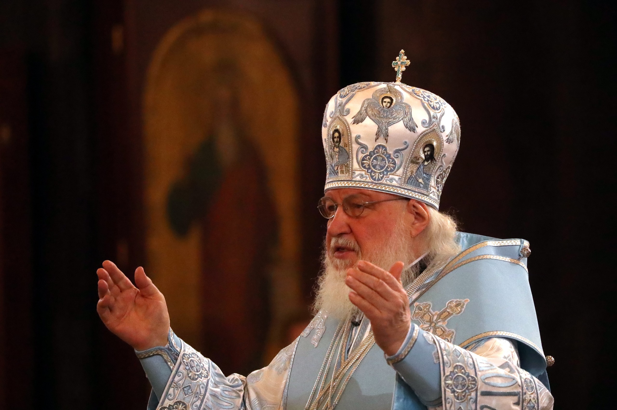 epa09876043 Patriarch Kirill of Moscow and All Russia serves at Christ the Savior cathedral during a church service marking the Holiday of Annunciation in Moscow, Russia, 07 April 2022. The Annunciation is one of twelve main Christian holidays.  EPA/MAXIM SHIPENKOV