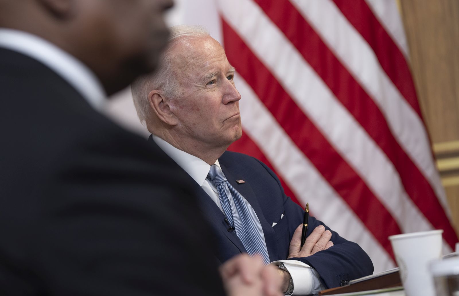 epa09884764 US President Joe Biden, with US Secretary of Defense Lloyd Austin, meets virtually with Prime Minister Narendra Modi of India, at the White House in Washington, DC, USA, 11 April 2022.  EPA/Chris Kleponis / POOL