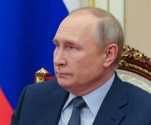 epa09902185 Russian President Vladimir Putin holds a video conference meeting with members of the Russian Security Council in the Kremlin in Moscow, Russia, 22 April 2022.  EPA/MIKHAIL KLIMENTYEV / KREMLIN POOL / SPUTNIK / POOL MANDATORY CREDIT