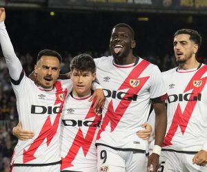 epa09907321 Rayo's winger Alvaro Garcia (L) celebrates after scoring the opening goal during the Spanish LaLiga soccer between FC Barcelona and Rayo Vallecano at Camp Nou stadium in Barcelona, Catalonia, Spain, 24 April 2022.  EPA/Alejandro Garcia