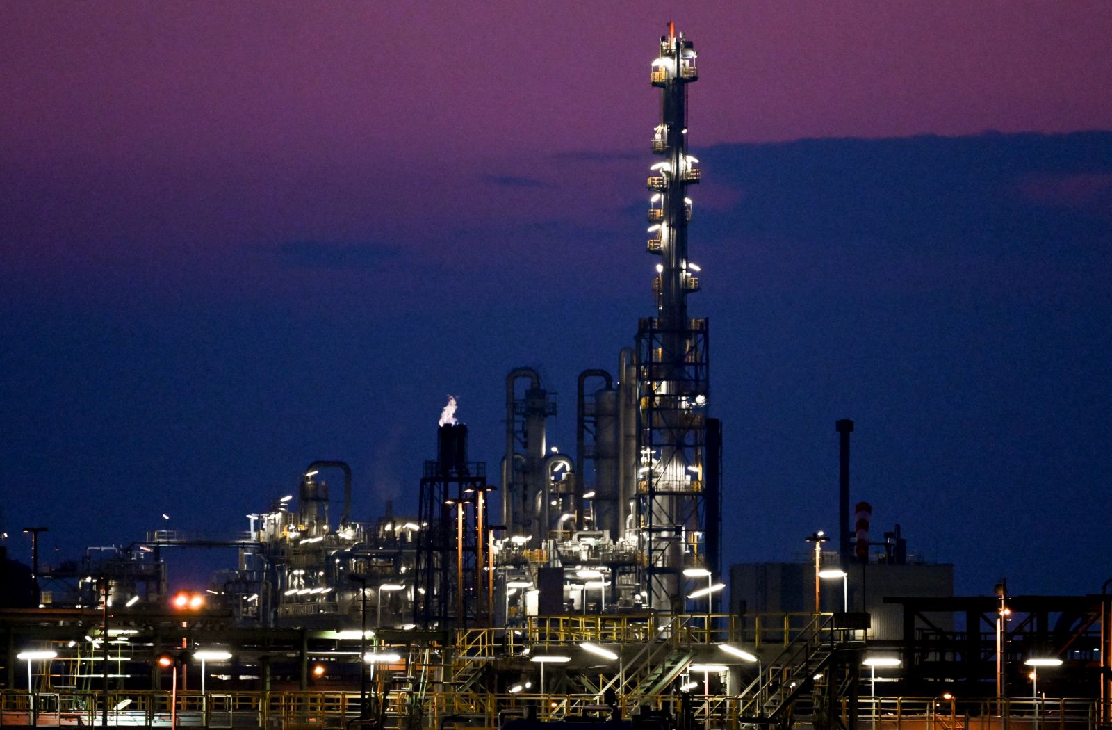 epa09909217 The TotalEnergies Leuna oil refinery near Spergau, East Germany, 25 April 2022. Due to the Russian invasion of Ukraine, the European Union is preparing a plan to embargo Russian oil.  EPA/FILIP SINGER