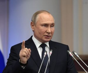 epa09912415 Russian President Vladimir Putin addresses a meeting of the Council of Legislators under the Russian Federal Assembly at the Tauride Palace in St. Petersburg, Russia, 27 April 2022.  EPA/ALEXEI DANICHEV / KREMLIN POOL / SPUTNIK /