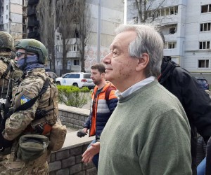 epa09913756 UN Secretary-General Antonio Guterres (2-R) looks on during his visit to Borodyanka, Ukraine, 28 April 2022. UN Secretary General Antonio Gurterres is scheduled to visit the Kiev quarters as well as the theater of operations attributed to the Russian forces, including Bucha, Irpin and Borodianka. Guterres arrived in Ukraine after a visit to Moscow.  EPA/Laurence Figa-Talamanca