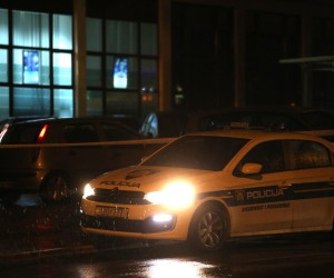 01.03.2020., Split - Veceras je oko 20.30 u ulici Slobode pronadjen muskarac koji je bio propucan vatrenim oruzjem. Policijski ocevid je u tijeku. rPhoto: Miranda Cikotic/PIXSELL